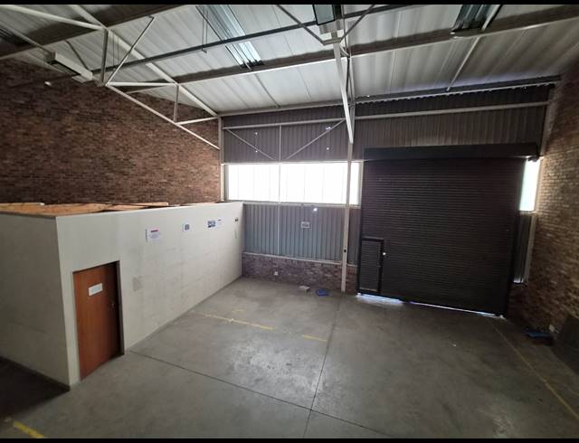 642M² WAREHOUSE TO LET IN RANDJESPARK